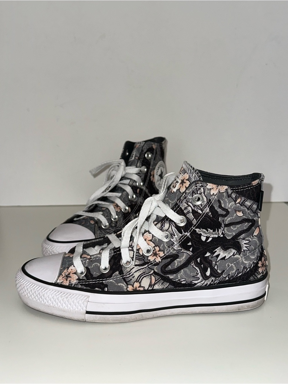 Converse High-Top Tattoo Art Floral Dragon Sneakers size 7.5 women